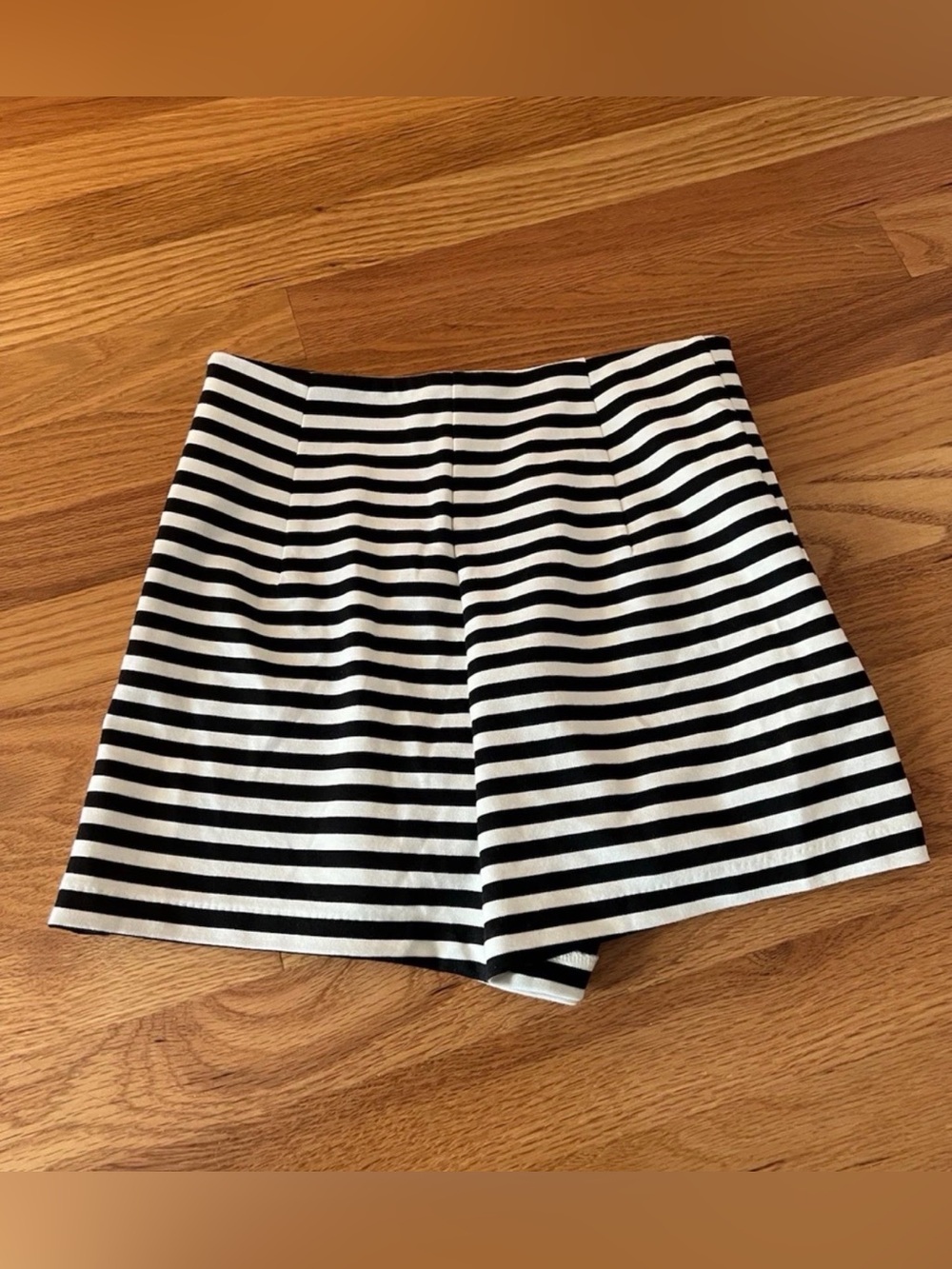 Free People Women's Black White Striped Shorts - Size XS